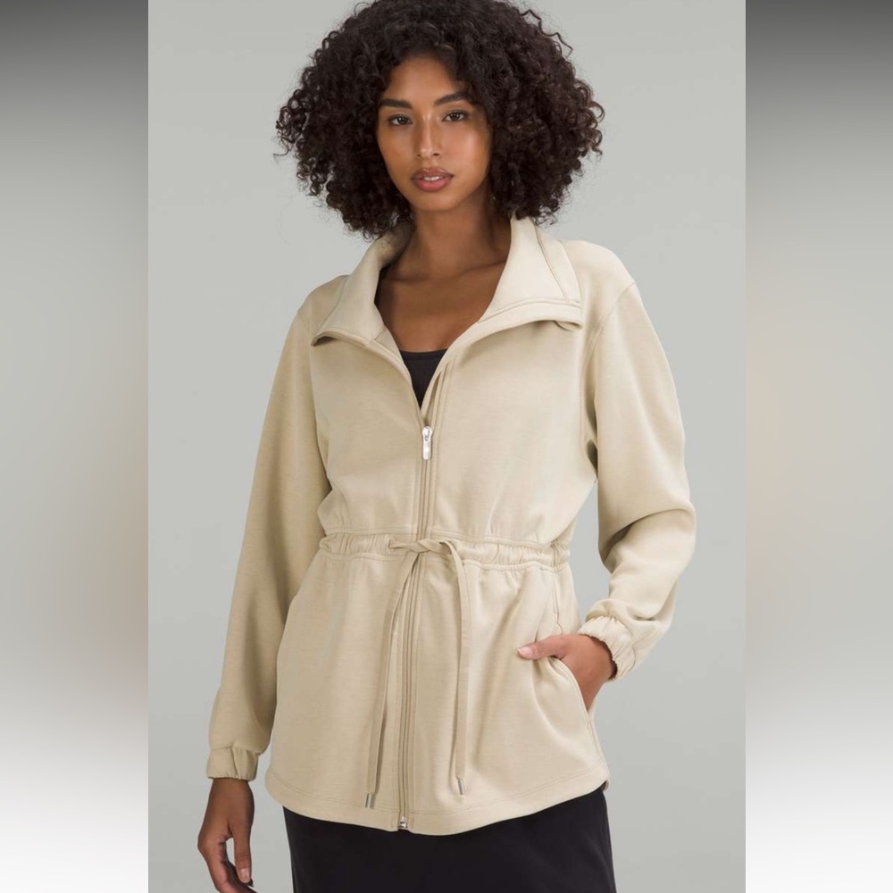 Lululemon Cinch Waist Softstreme Jacket 4 in trench NWT $70